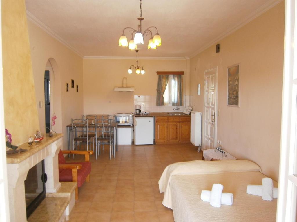 Athineos Apartments Κομμένο Δωμάτιο φωτογραφία